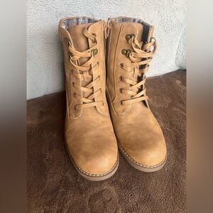 Crown Vintage Tan Ankle Boots